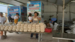 EVERY FRIDAY, BABEENI DELIVERS RICE FOR DISADVANTAGE PEOPLE IN HAI DUONG